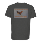 graues T-Shirt mit dem Rückenaufdruck: "You cannot respect me and pay for my death." und einem rennenden Huhn mit Balken vor den Augen.